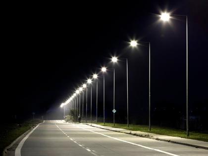 When will the street lights on Gondia Marg light up? | गोंदिया मार्गावरील पथदिवे केव्हा उजळणार