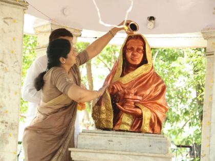 Punyaslok "AhilyaDevi holkar" Narmada water consecration | पुण्यश्लोक "अहिल्यादेवींवर" नर्मदेचा जलाभिषेक