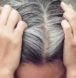 कलर - डायशिवाय केस काळे करायचेत? चमचाभर मेथी दाण्यांचा सोपा उपाय; केस होतील दाट आणि..