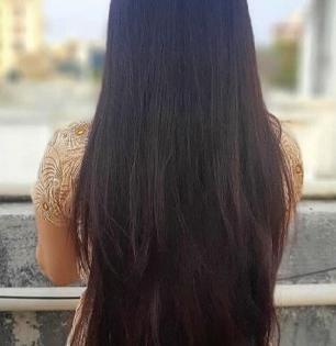 केसांना नियमित खोबरेल तेल लावूनही केस गळतात-कोरडे झाले? तेलात २ गोष्टी मिसळा, केसांचं पोषण