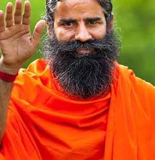 पोट खूप सुटलंय-डाएट करणं जमत नाही? रामदेव बाबा सांगतात ३ सोपे उपाय; घटेल वजन