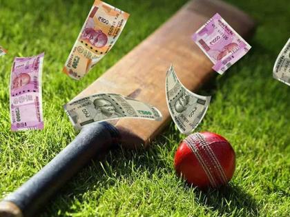 Betting on T20 match, four arrested, one absconding | टी २० मॅचवर खयवाडी, चौघांना अटक, एक फरार