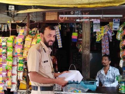 Action against 4 people for using restrictive plastic bags | प्रतिबंधात्मक प्लास्टिक पिशवी वापरणाऱ्या ४ लोकांवर कारवाई