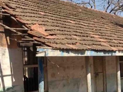 In Yavatmal, 79 dangerous school buildings; students' lives are at risk in school | यवतमाळमध्ये ७९ धोकादायक इमारतीत विद्यार्थी गिरवताहेत शिक्षणाचे धडे