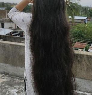केसांना वाढच नाही-नुसते गळतात? फक्त १० रुपयांत हे घरगुती तेल केसांना लावा, घनदाट होतील केस