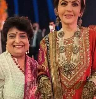नीता अंबानीच्या मेहंदी आर्टिस्टच्या मेहंदीकलेचे पॅरिस ऑलिंपिकमध्ये कौतुक, ऑलिंपिक रंगात ' अशी ' रंगली मेहेंदी..