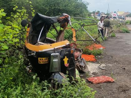 Truck crushes auto, four killed, three injured | ट्रकने ऑटोला चिरडले, चार ठार, तीन जखमी