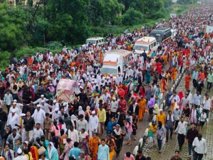 Khamgaon-Shegaon Dindi road wave of 'devotion'! | खामगाव-शेगाव दिंडी मार्गावर उसळली 'भक्ती'ची लाट!