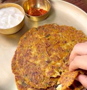 ना लाटण्याची झंझट, ना कणीक मळण्याचे टेन्शन, लिक्विड आलू पराठ्याची व्हायरल रेसिपी, पराठा रेडी...