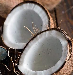 फक्त १ मिनिटांत नारळ फोडून खोबरं हातात, २ भन्नाट ट्रिक्स- नारळ फोडून होईल झटपट