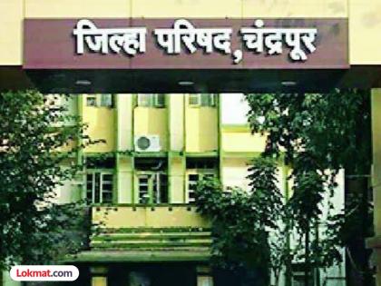 Four employees who diverted PF money to their own accounts were dismissed | पीएफचे पैसे स्वतःच्या खात्यात वळविणारे चार कर्मचारी बडतर्फ