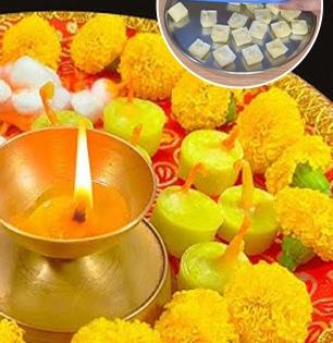 नवरात्रीसाठी घरीच तयार करा कोणतीही भेसळ नसणाऱ्या शुद्ध तुपातल्या फुलवाती- पाहा सोपी पद्धत
