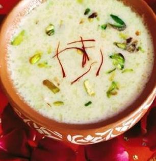 ललिता पंचमी : १ वाटी तांदळाची करा पातेलंभर खीर, देवीचा नैवेद्य होईल चविष्ट-सोपी रेसिपी