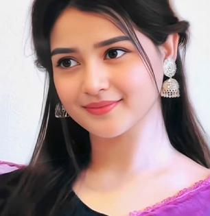 दिवाळीचा सण मोठा, पण तुमचा चेहरा कामानेच थकलेला? १ चमचा बेसनात ‘हे’ २ पदार्थ कालवून लावा, पाहा ग्लो