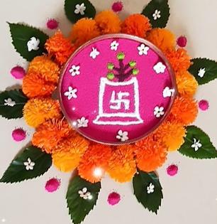 पाण्यावर तुळशीची रांगोळी काढण्याची हटके ट्रिक, ५ मिनिटांत रांगोळी काढा; शेजारचेही विचारतील सिक्रेट