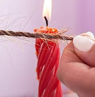 Candle Burning Treatment: फाटे फुटलेले केस मेणबत्तीने जाळायचे? पाहा काय आहे हा व्हायरल ट्रेण्ड 