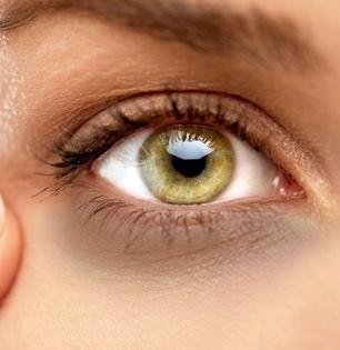 वर्षानुवर्षे डोळ्यांखाली असलेले हट्टी डार्क सर्कल्स होतील गायब, आजीबाईच्या बटव्यातील पारंपरिक उपाय...