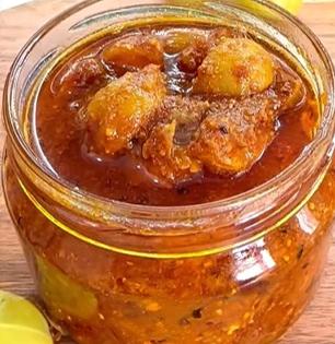 वर्षभर टिकणारं ताज्या आवळ्याचं घरच्याघरीच करा चटपटीत लोणचं, चटकदार लोणच्याची खास रेसिपी...