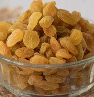 प्रोटीन-कॅल्शियमचा डबल डोस, १०० ग्रॅम मनुके ४ पदार्थांसोबत खा; रक्तही वाढेल