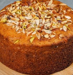मुलांची छोटी भूक, खाऊच्या डब्यासाठी कुकरमध्ये करा इराणी स्टाईल स्पॉंजी मावा केक...