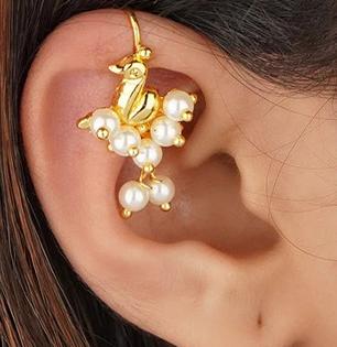 लग्नात मराठमोळा लूक करण्यासाठी कानात ठसठशीत बुगडी हवीच! बुगड्यांचे एक से एक देखणे डिझाईन्स