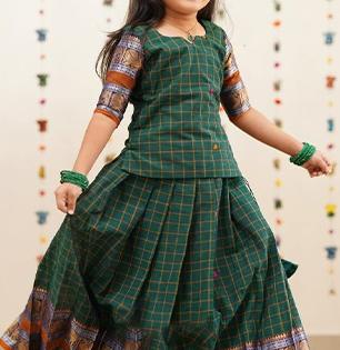 जुन्या साडीचा लेकीसाठी नवाकोरा ड्रेस! पाहा साडीच्या ड्रेसच्या ७ आयडिया, लेक लाखांत उठून दिसेल