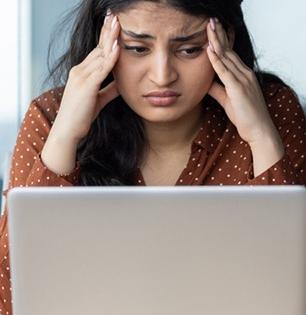 ऑफिसमध्ये काम करताना सारखी झोप, आळस, कंटाळा येतो?, 'असा' करा मूड फ्रेश