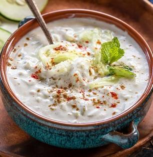 गारेगार पुदिना रायता म्हणजे उन्हाळ्यात सुखच सुख! करा ५ मिनिटांत, पोटाला मिळेल थंडावा