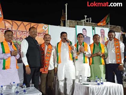 Another setback to Mahavikas Aghadi, Dudhram Savvalakhe joins BJP after Kumbhar and Bodhare | महाविकास आघाडीला आणखी एक धक्का, कुंभारे, बोढारे पाठोपाठ दुधराम सव्वालाखे भाजपात Another setback to Mahavikas Aghadi, Dudhram Savvalakhe joins BJP after Kumbhar and Bodhare | महाविकास आघाडीला आणखी एक धक्का, कुंभारे, बोढारे पाठोपाठ दुधराम सव्वालाखे भाजपात