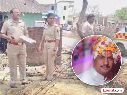 Cinestyle pursued and killed him with a sword. | सिनेस्टाईने पाठलाग करीत तलवारीने मारून केला खून Cinestyle pursued and killed him with a sword. | सिनेस्टाईने पाठलाग करीत तलवारीने मारून केला खून