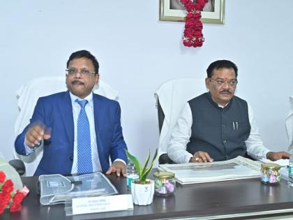 Increase the capacity of hostels; build them near colleges | वसतिगृहांची क्षमता वाढवा ; महाविद्यालयांच्या जवळच बांधा Increase the capacity of hostels; build them near colleges | वसतिगृहांची क्षमता वाढवा ; महाविद्यालयांच्या जवळच बांधा