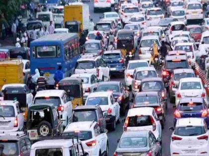 Pimpri-Chinchwad city is suffocating in traffic jams; urban life is disrupted due to unplanned administration | पिंपरी-चिंचवड शहर वाहतूककोंडीत गुदमरतंय;नियोजनशून्य प्रशासनामुळे नागरी जीवन विस्कळीत Pimpri-Chinchwad city is suffocating in traffic jams; urban life is disrupted due to unplanned administration | पिंपरी-चिंचवड शहर वाहतूककोंडीत गुदमरतंय;नियोजनशून्य प्रशासनामुळे नागरी जीवन विस्कळीत
