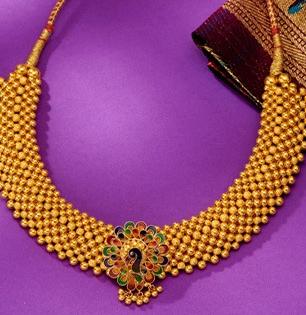 Trending Kolhapuri Thushi : ठुशी घ्यायची? पाहा १० डिजाईन्स; गौरी गणपतीसाठी खास दागिना