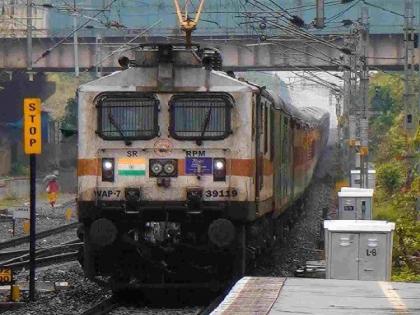 Trains will now run on electricity instead of diesel engines! Successful experiment of Wardha-Deoli-Kalamb passenger railway | ट्रेन आता डिझेल इंजिन ऐवजी विजेवर धावणार ! वर्धा-देवळी-कळंब पॅसेंजर रेल्वेचा यशस्वी प्रयोग Trains will now run on electricity instead of diesel engines! Successful experiment of Wardha-Deoli-Kalamb passenger railway | ट्रेन आता डिझेल इंजिन ऐवजी विजेवर धावणार ! वर्धा-देवळी-कळंब पॅसेंजर रेल्वेचा यशस्वी प्रयोग