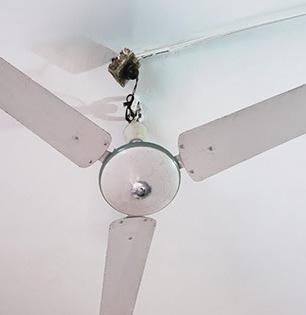 Diwali Tips: १ रुपयात पंखा साफ करण्याचा देसी जुगाड, कमी कष्टात दिसेल नव्यासारखा!