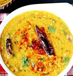 वरणही बाधते? हो नक्कीच, जाणून घ्या डाळ डाळ शिजवताना काय चुकते, २ टिप्स - पित्त होणारच नाही