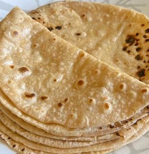 चपातीच्या पिठात २ पदार्थ मिसळा; मऊ फुगेल चपाती-अजिबात होणार नाही कडक-वातड