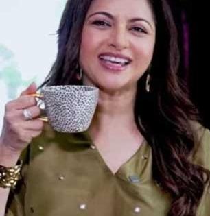 भाग्यश्री पिते ही खास वेट लॉस करणारी कॉफी, पन्नाशीतही चेहऱ्यावर दिसतं तिशीतलं तेज..