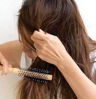 केस गळण्याचे मोठे कारण म्हणजे गुंता ? केस गुंतू नयेत म्हणून काय करावे ? लक्षात ठेवा या टिप्स