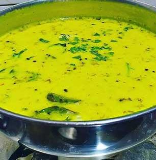 थंडीत करा गरमागरम कढी; तोंडाला येईल चव, पाहा सोपी रेसिपी-अजिबात कढी फुटणार नाही