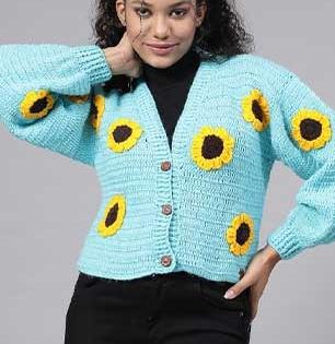 Winter Fashion : हिवाळ्यात दिसा ‘हॉट’, पाहा ६ ट्रेंडी वूलन टॉप्स - कॉलेजसह ऑफिससाठी खास लूक...