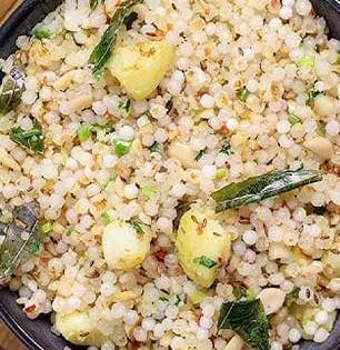 Margashirsha Guruvar 2025 : साबुदाणा खिचडी चिकट होते? १० टिप्स, करा परफेक्ट मोकळी- चवदार खिचडी