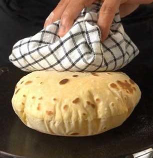 न लाटता, न पीठ मळता झटपट करा चपात्या; १ सोपी ट्रिक, झटपट होतील चपात्या