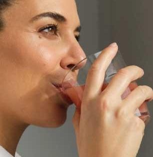 नवा ट्रेंड! स्किन केअरसाठी 'हे' खास ड्रिंक पीत आहेत Gen-Z; पण खरंच किती होतो फायदा?