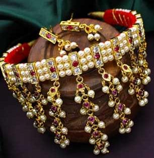 लग्नसोहळ्यासाठी घ्या खास चिंचपेटी दागिना; ८ युनिक डिजाईन्स, मराठमोळ्या लूकमध्ये सुंदर दिसाल