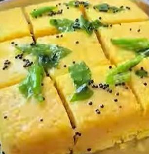 विकतसारखा जाळीदार, १०० % मऊ होणारा खमन ढोकळा घरीच करा; १० मिनिटांची सोपी रेसिपी