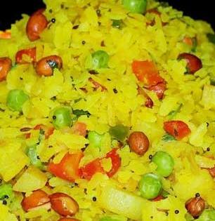 पोहे कधी गचके कधी खूप कोरडे होतात? ६ चुका टाळा, मऊसूत, चविष्ट होतील बटाटे पोहे