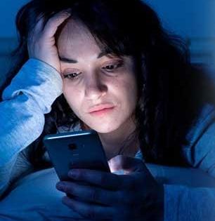 काही केलं तरी रात्री झोपच येत नाही? मग करा 'हे' एक छोटसं काम; १० मिनिटांत व्हाल डाराडूर