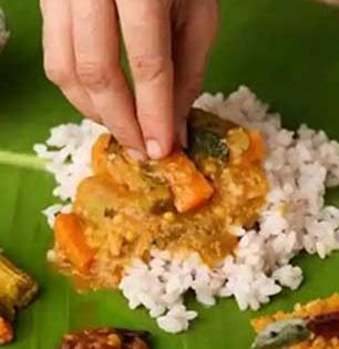 केळीच्या पानात जेवण का फायद्याचं असतं, ५ कारणं-म्हणून पारंपरिक पंगतीत केळीच्या पानावर वाढतात पदार्थ