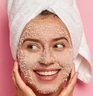 Summer Special : ३ प्रकारचे नैसर्गिक स्क्रब करतात त्वचा स्वच्छ , चेहरा दिसेल कोमल - तेजस्वी